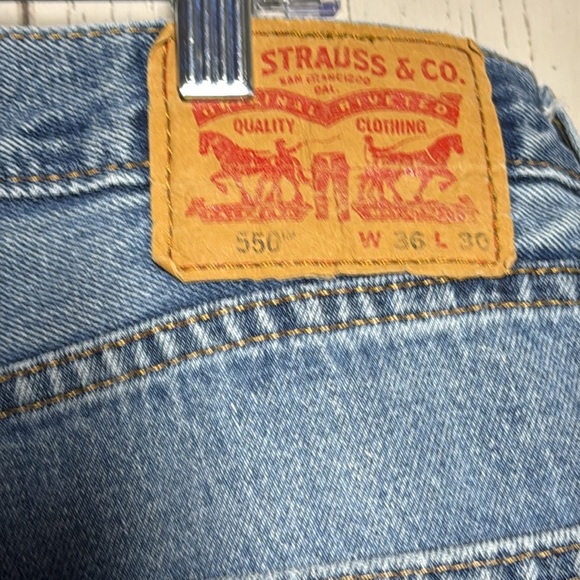 Men’s Levi Strauss 550 Blue Regular Wash Denim Jeans 36 × 30 - Picture 3 of 5